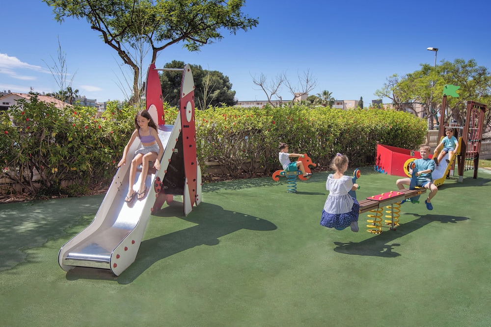 Ponient Dorada Palace by PortAventura World — Attractions for children in Salou, Catalonia