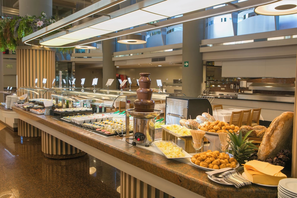 Ponient Dorada Palace by PortAventura World — Restaurant & bars in Salou, Catalonia