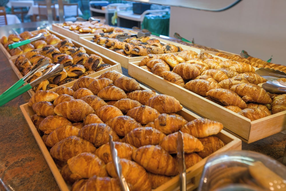 Ponient Dorada Palace by PortAventura World — Restaurant & bars in Salou, Catalonia