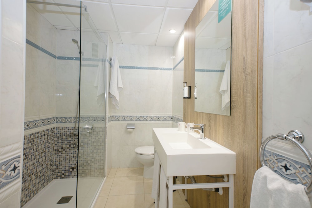 Ponient Dorada Palace by PortAventura World — Hotel rooms in Salou, Catalonia