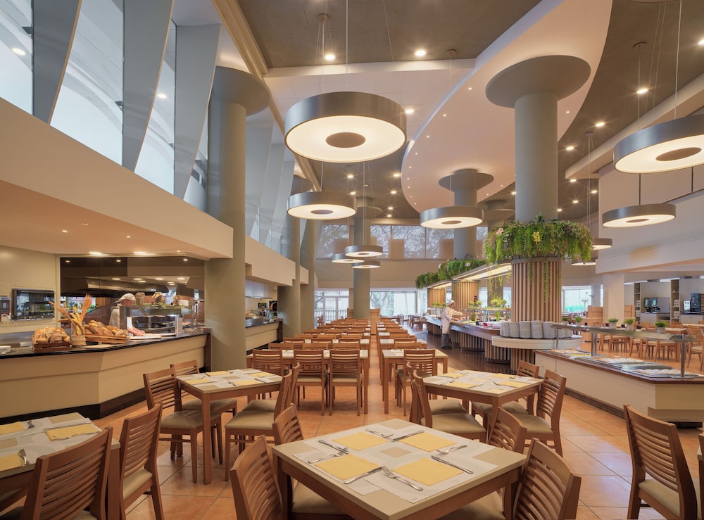 Ponient Dorada Palace by PortAventura World — Restaurant & bars in Salou, Catalonia
