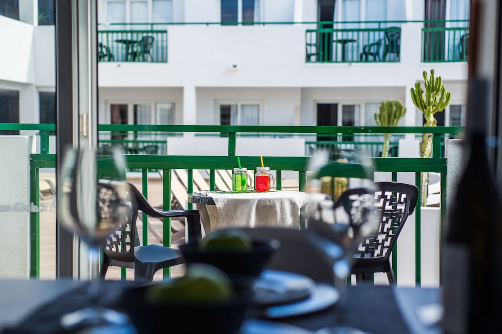 Apartamentos Dunas Club — Hotel building in Corralejo, Canary Islands