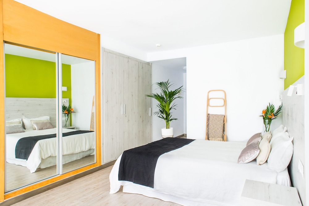 Apartamentos Dunas Club — Hotel rooms in Corralejo, Canary Islands