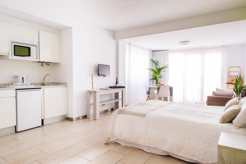 Apartamentos Dunas Club — Hotel rooms in Corralejo, Canary Islands