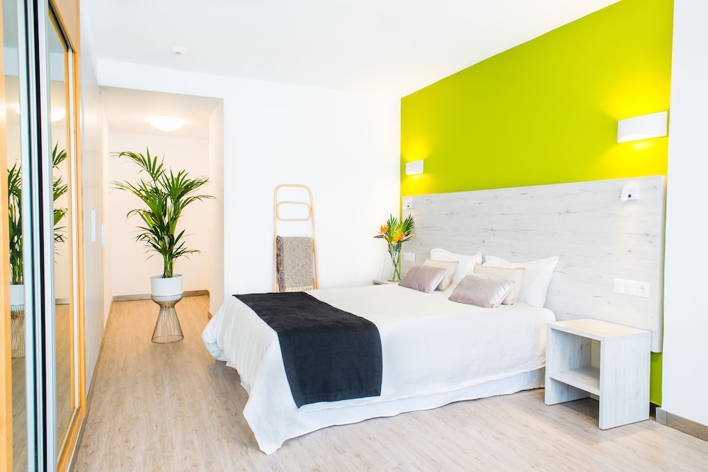 Apartamentos Dunas Club — Hotel rooms in Corralejo, Canary Islands