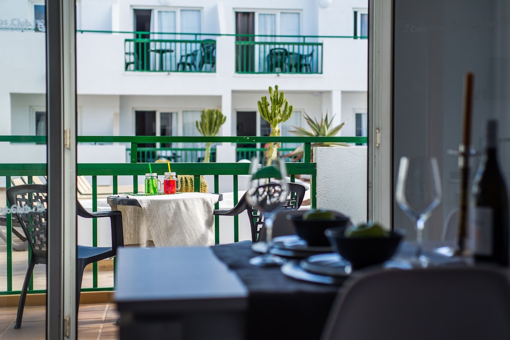 Apartamentos Dunas Club — Hotel building in Corralejo, Canary Islands