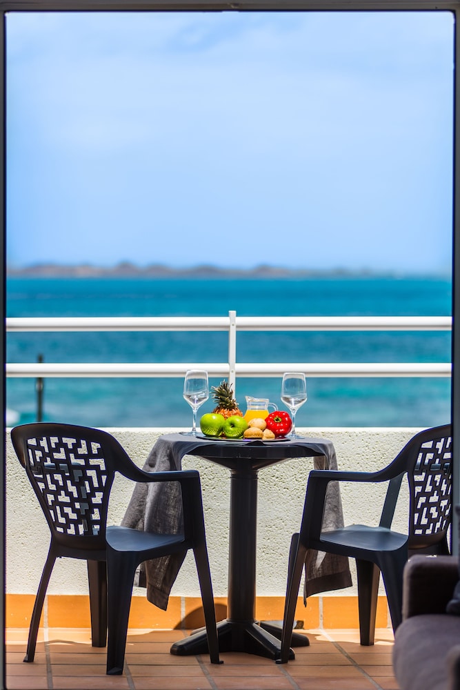 Apartamentos Dunas Club — Hotel rooms in Corralejo, Canary Islands
