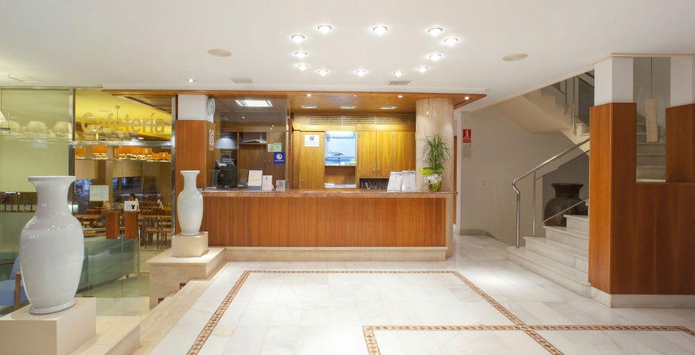 Duquesa Playa Aparthotel — Hotel building in Santa Eulalia, Balearic Islands