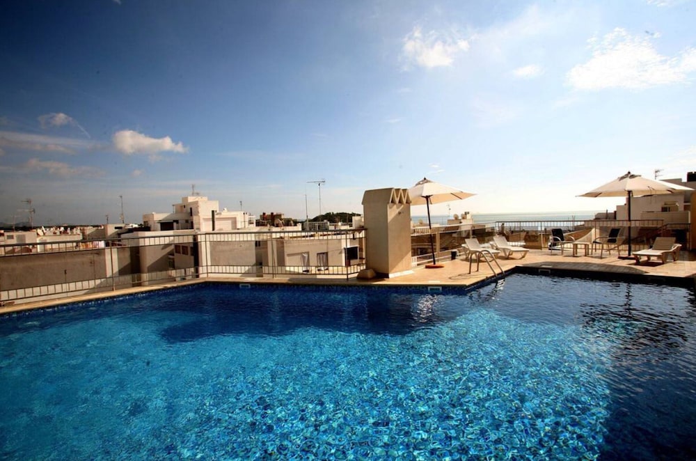 Duquesa Playa Aparthotel — Swimming pool in Santa Eulalia, Balearic Islands