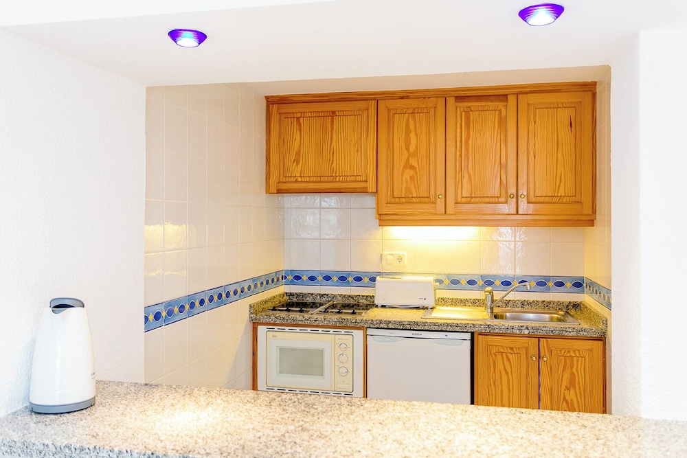 Duquesa Playa Aparthotel — Hotel rooms in Santa Eulalia, Balearic Islands
