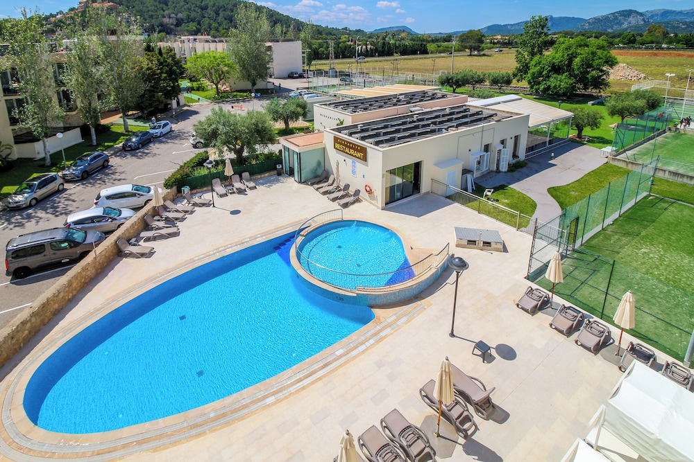 Aparthotel Duva & Spa — Swimming pool in Puerto Pollensa, Balearic Islands