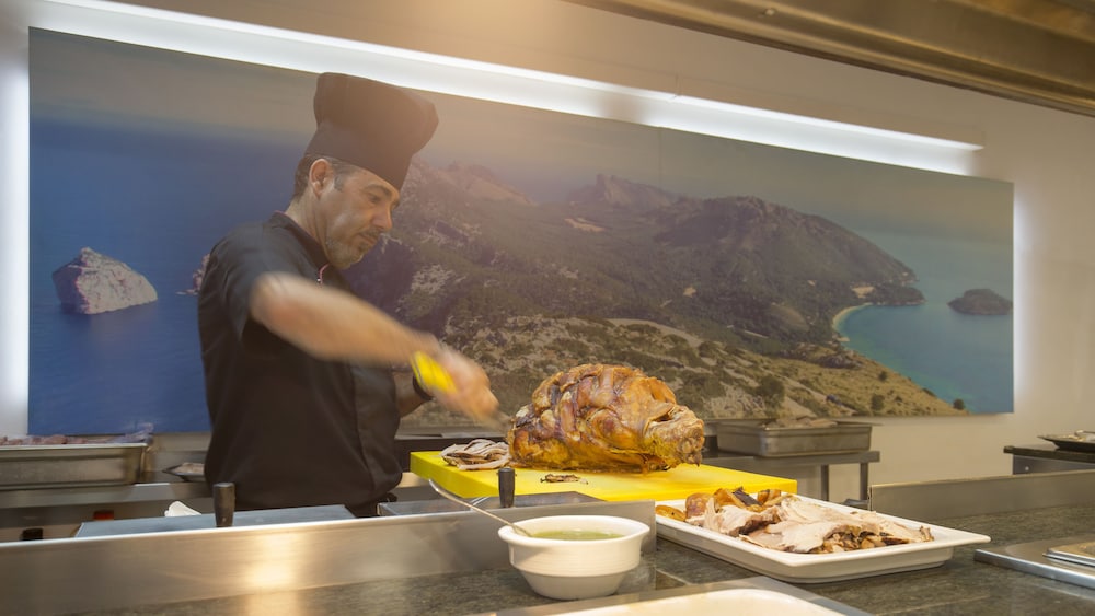 Aparthotel Duva & Spa — Restaurant & bars in Puerto Pollensa, Balearic Islands
