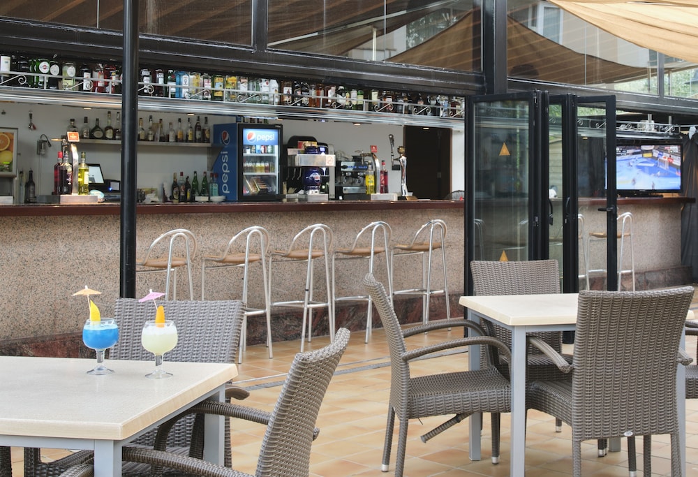 Aparthotel Duva & Spa — Restaurant & bars in Puerto Pollensa, Balearic Islands
