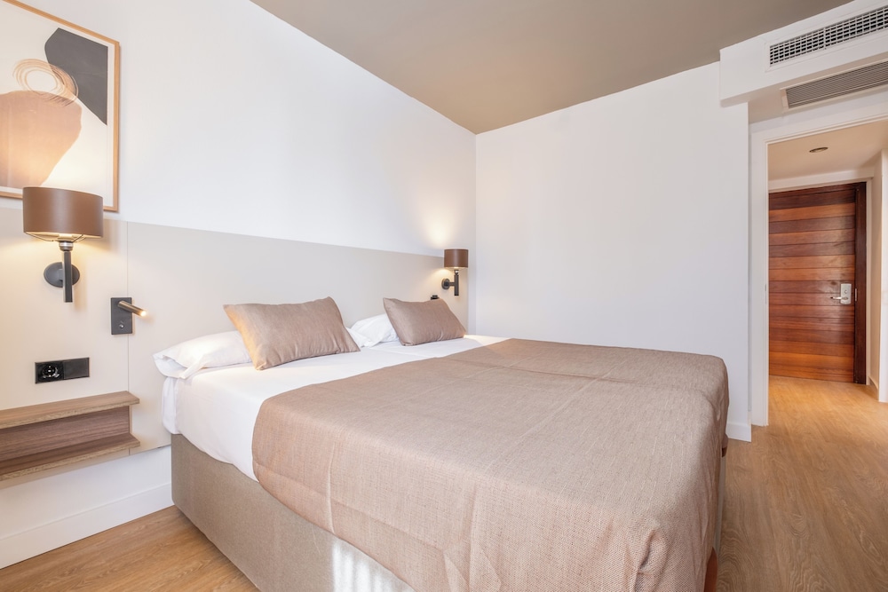 Aparthotel Duva & Spa — Hotel rooms in Puerto Pollensa, Balearic Islands