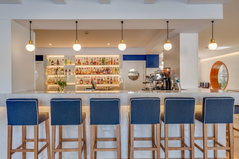 Hotel Eden Soller — Restaurant & bars in Puerto de Soller, Balearic Islands