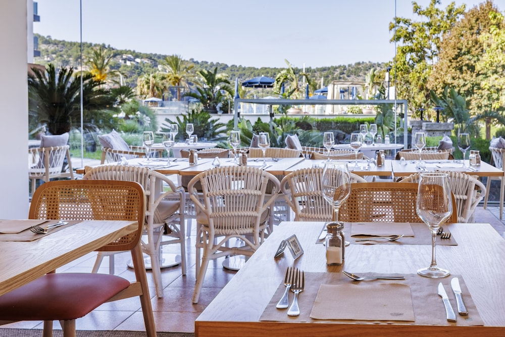 Hotel Eden Soller — Restaurant & bars in Puerto de Soller, Balearic Islands