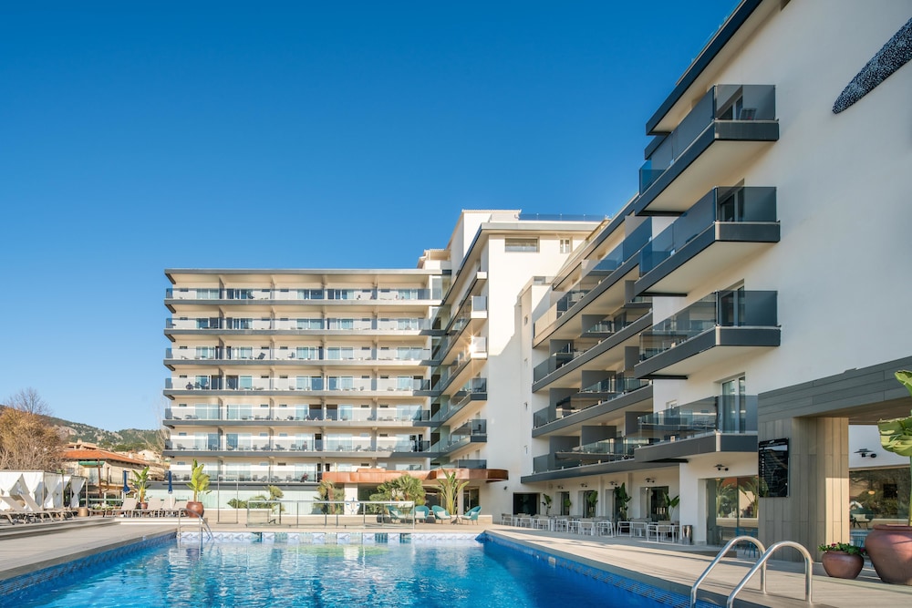 Hotel Eden Soller — Hotel building in Puerto de Soller, Balearic Islands
