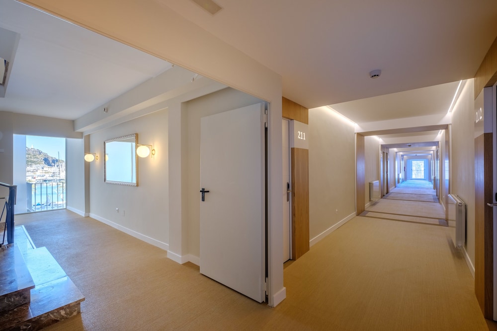 Hotel Eden Soller — Hotel building in Puerto de Soller, Balearic Islands