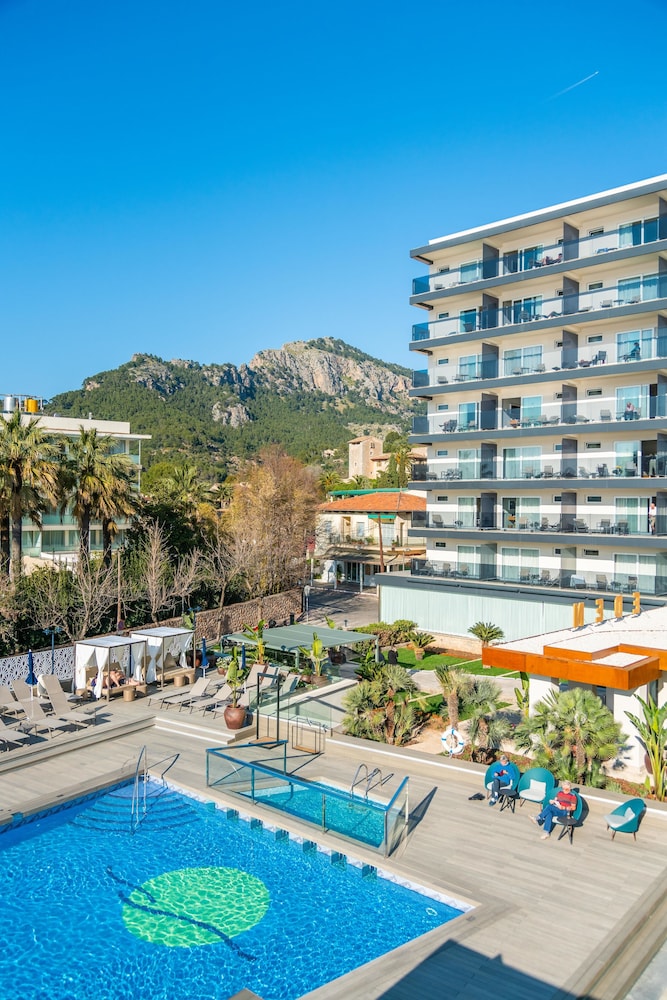 Hotel Eden Soller — Swimming pool in Puerto de Soller, Balearic Islands