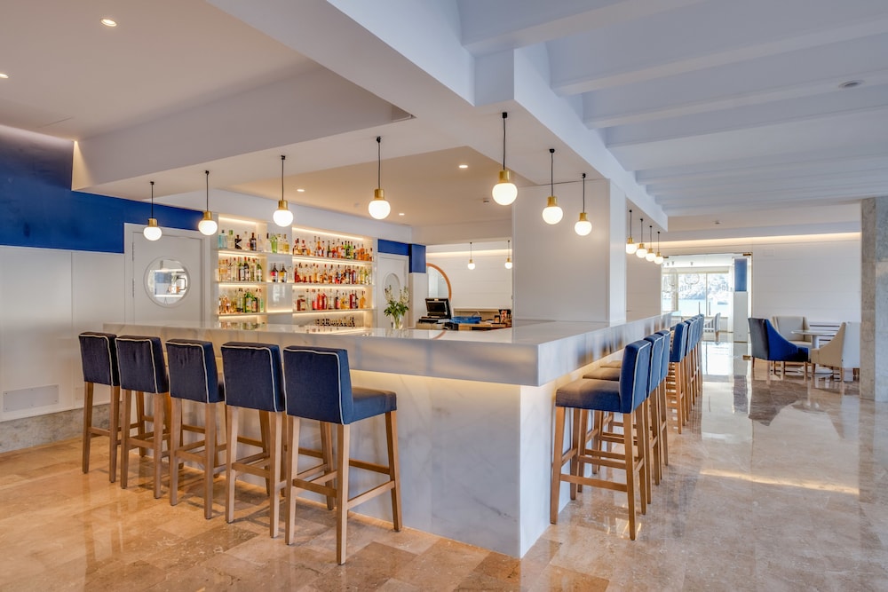 Hotel Eden Soller — Restaurant & bars in Puerto de Soller, Balearic Islands