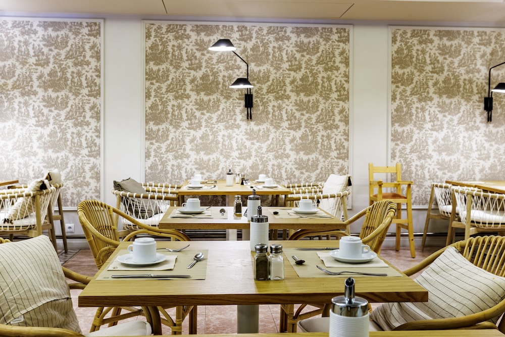 Hotel Eden Soller — Restaurant & bars in Puerto de Soller, Balearic Islands