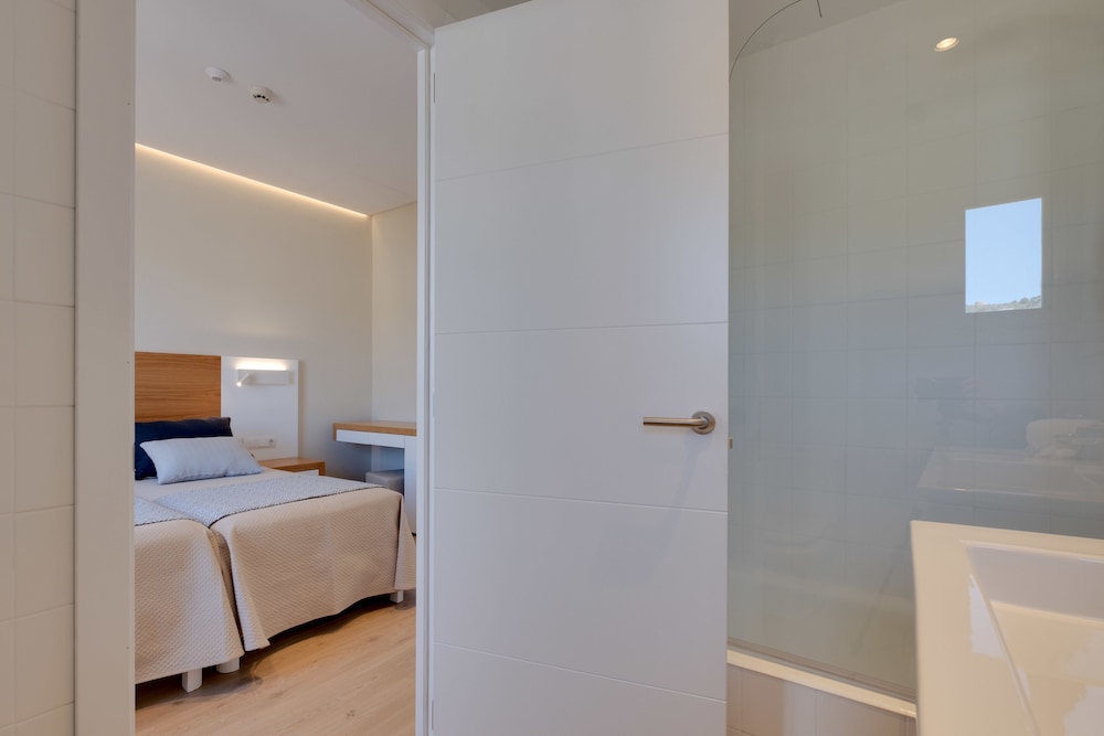 Hotel Eden Soller — Hotel rooms in Puerto de Soller, Balearic Islands