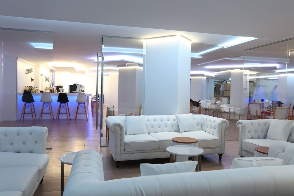 Sandos El Greco Hotel - Adults Only — Restaurant & bars in Portinatx, Balearic Islands
