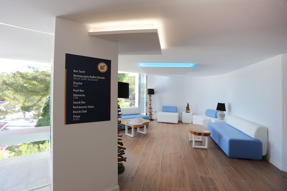 Sandos El Greco Hotel - Adults Only — Restaurant & bars in Portinatx, Balearic Islands