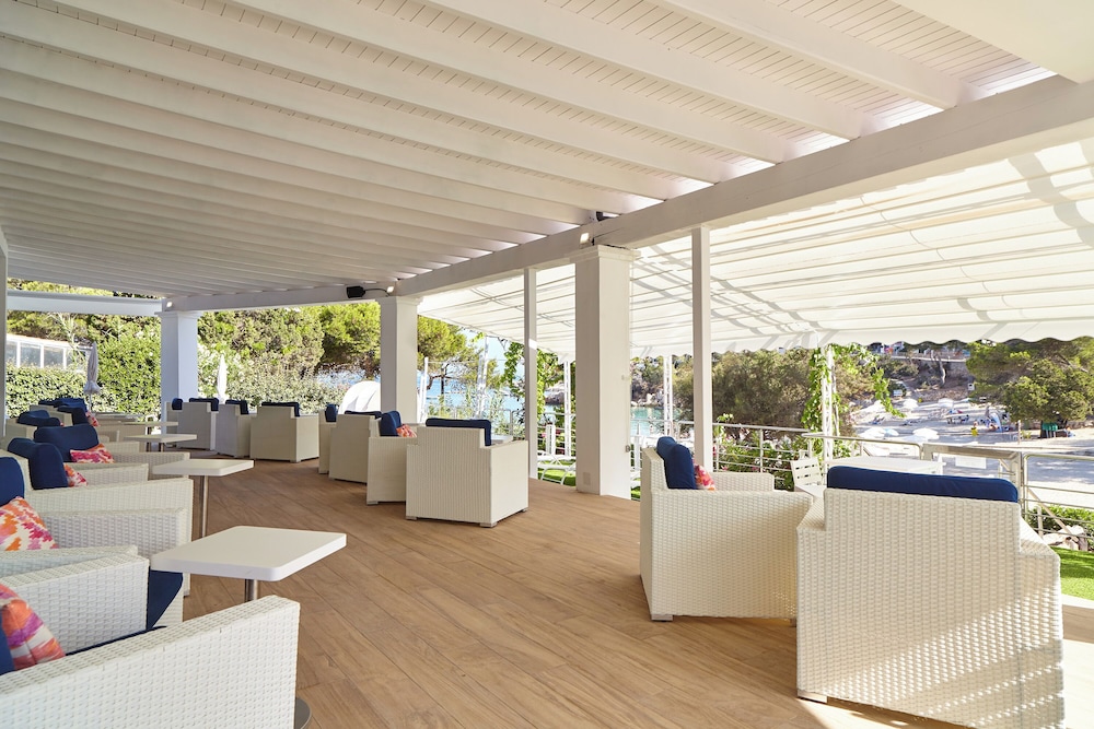 Sandos El Greco Hotel - Adults Only — Restaurant & bars in Portinatx, Balearic Islands
