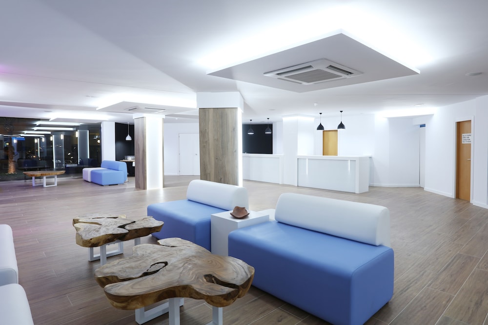 Sandos El Greco Hotel - Adults Only — Hotel building in Portinatx, Balearic Islands