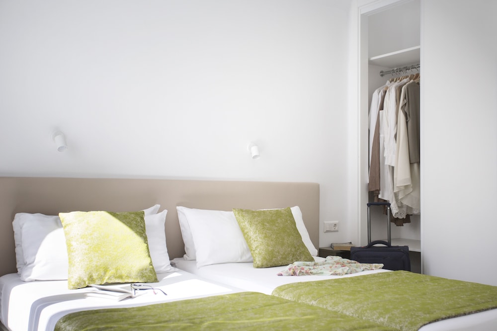 El Guarapo Apartamentos — Hotel rooms in Costa Teguise, Canary Islands