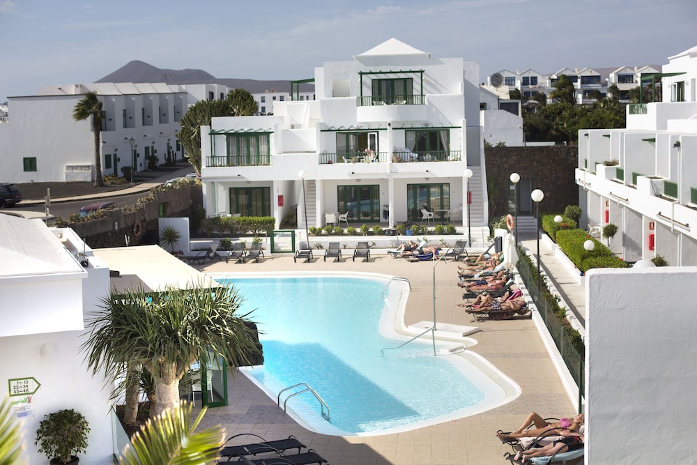 El Guarapo Apartamentos — Swimming pool in Costa Teguise, Canary Islands