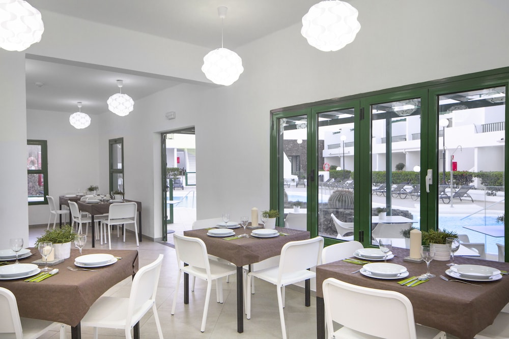 El Guarapo Apartamentos — Restaurant & bars in Costa Teguise, Canary Islands