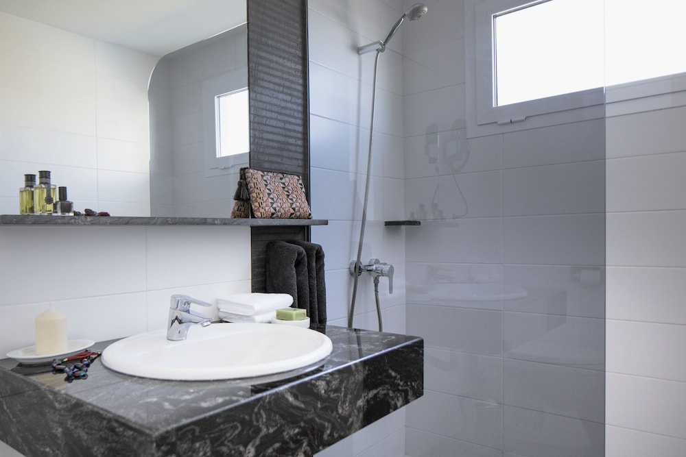 El Guarapo Apartamentos — Hotel rooms in Costa Teguise, Canary Islands