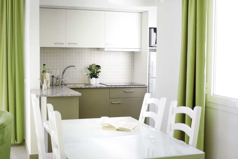 El Guarapo Apartamentos — Hotel rooms in Costa Teguise, Canary Islands