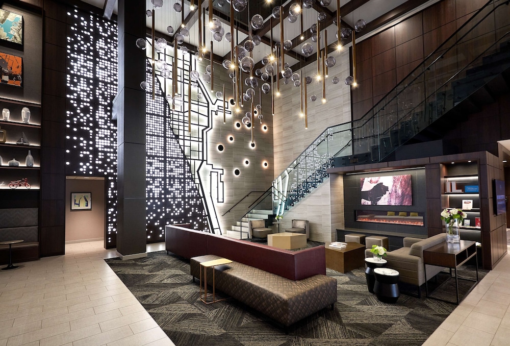 Hampton Inn & Suites Chicago Downtown — Hotel building in Chicago, Illinois