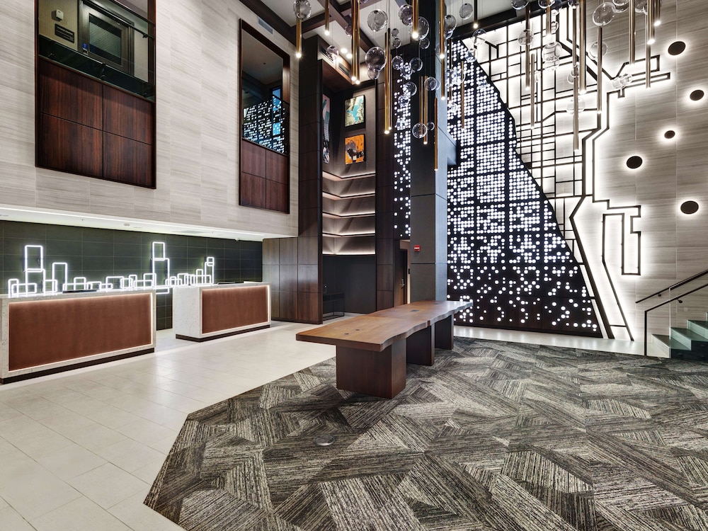 Hampton Inn & Suites Chicago Downtown — Hotel building in Chicago, Illinois