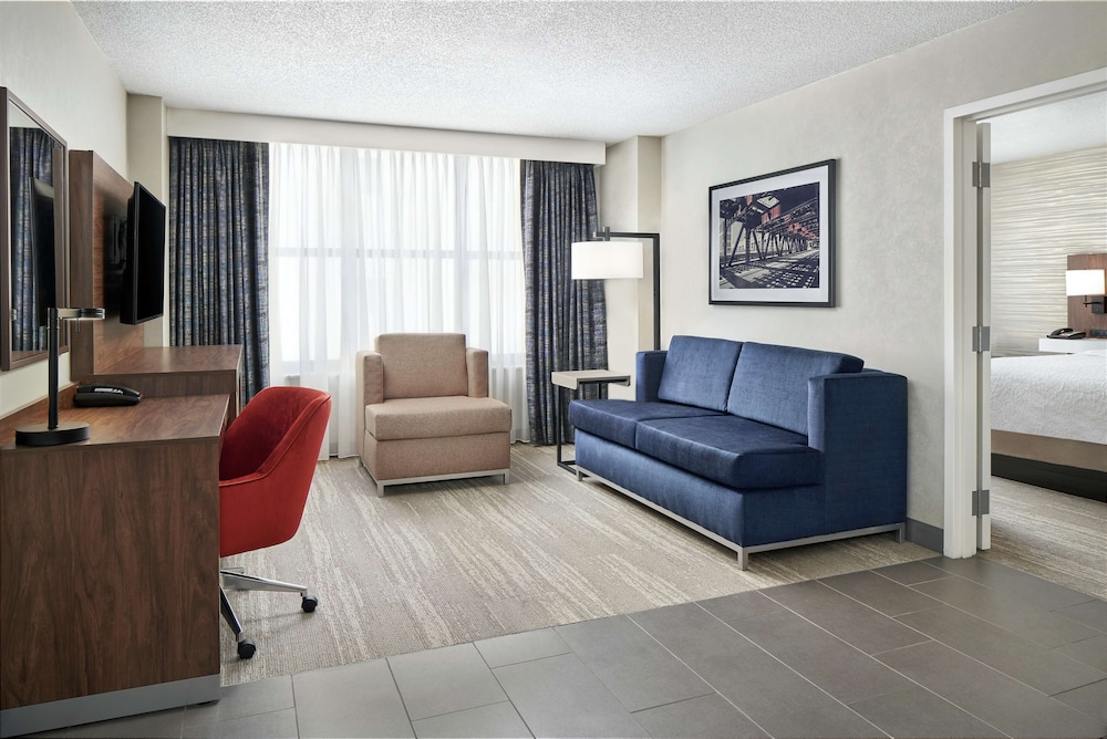Hampton Inn & Suites Chicago Downtown — Hotel rooms in Chicago, Illinois