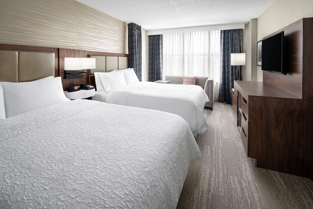 Hampton Inn & Suites Chicago Downtown — Hotel rooms in Chicago, Illinois