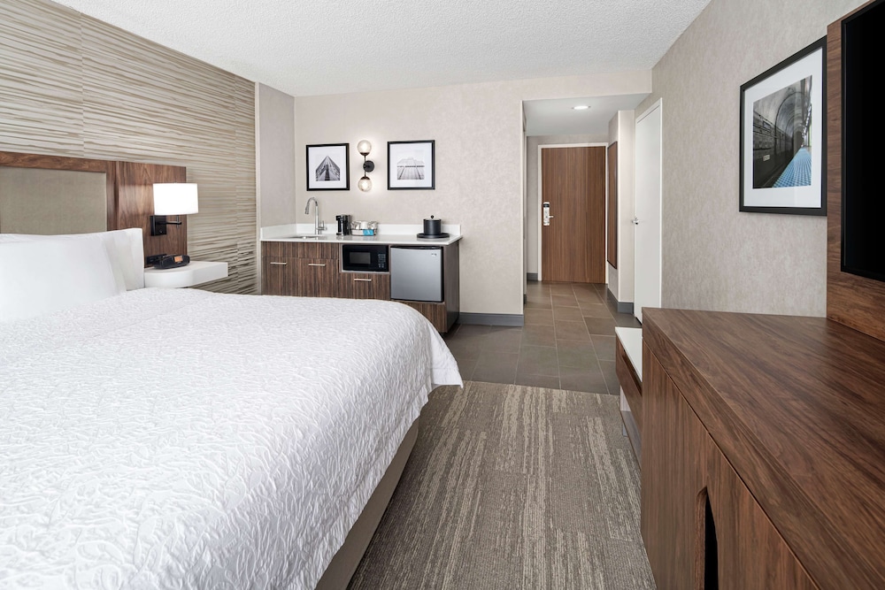 Hampton Inn & Suites Chicago Downtown — Hotel rooms in Chicago, Illinois