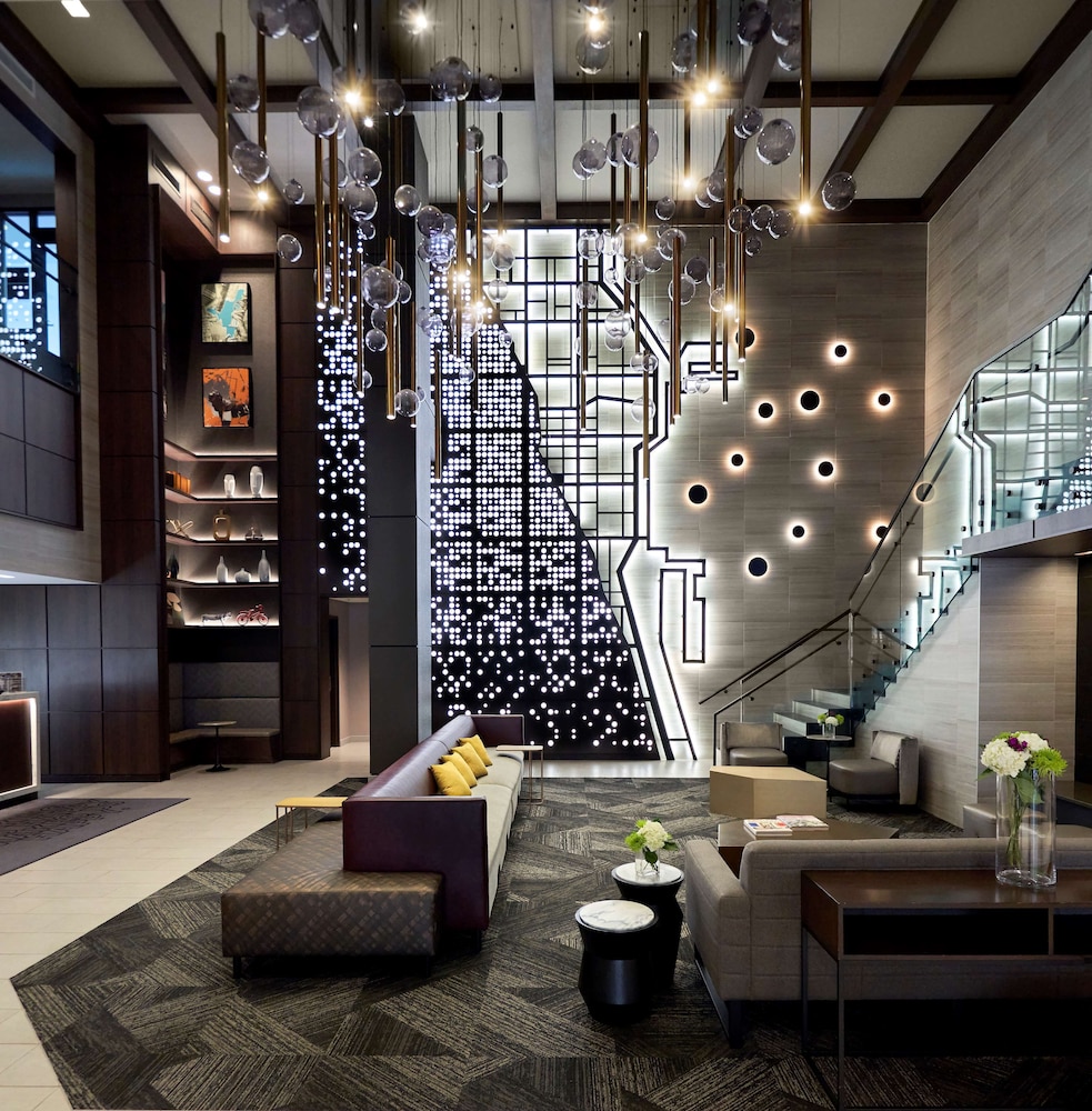 Hampton Inn & Suites Chicago Downtown — Hotel building in Chicago, Illinois