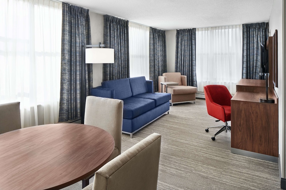 Hampton Inn & Suites Chicago Downtown — Hotel rooms in Chicago, Illinois