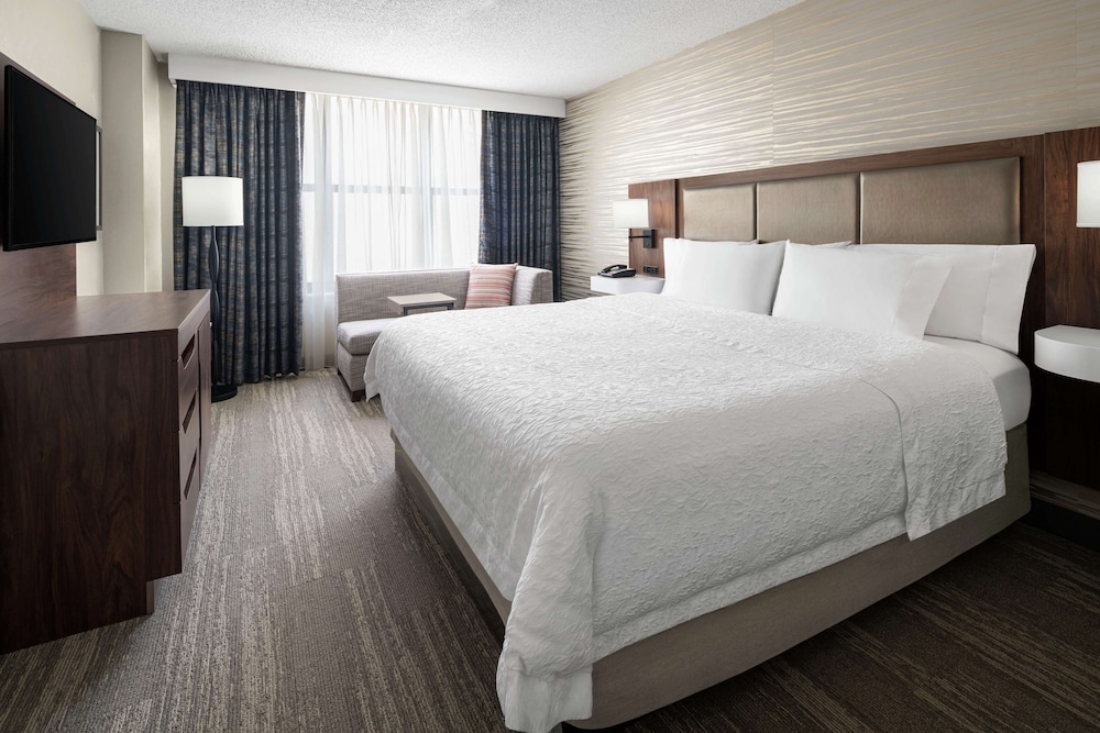 Hampton Inn & Suites Chicago Downtown — Hotel rooms in Chicago, Illinois