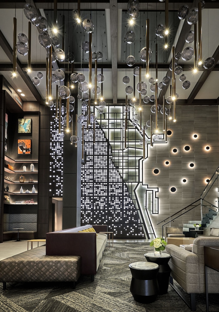Hampton Inn & Suites Chicago Downtown — Hotel building in Chicago, Illinois
