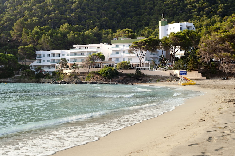 Hotel Apartamentos El Pinar — Beach in Santa Eulalia, Balearic Islands