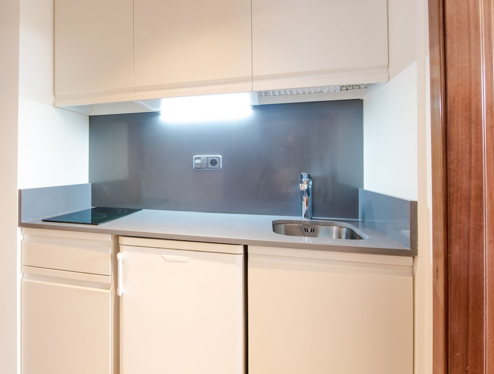 Hotel Apartamentos El Pinar — Hotel rooms in Santa Eulalia, Balearic Islands