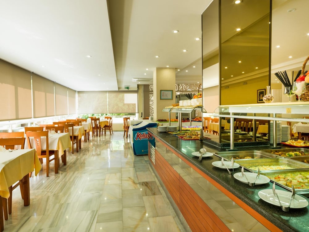 Hotel Monarque El Rodeo — Restaurant & bars in Marbella, Andalusia