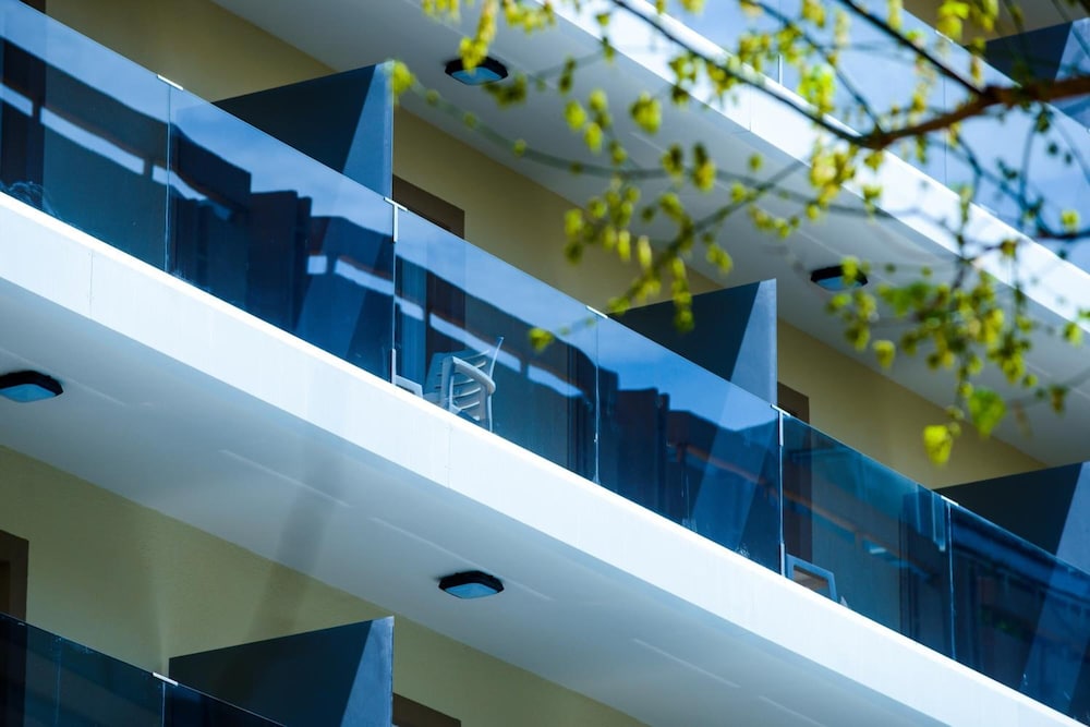 Hotel Monarque El Rodeo — Hotel building in Marbella, Andalusia