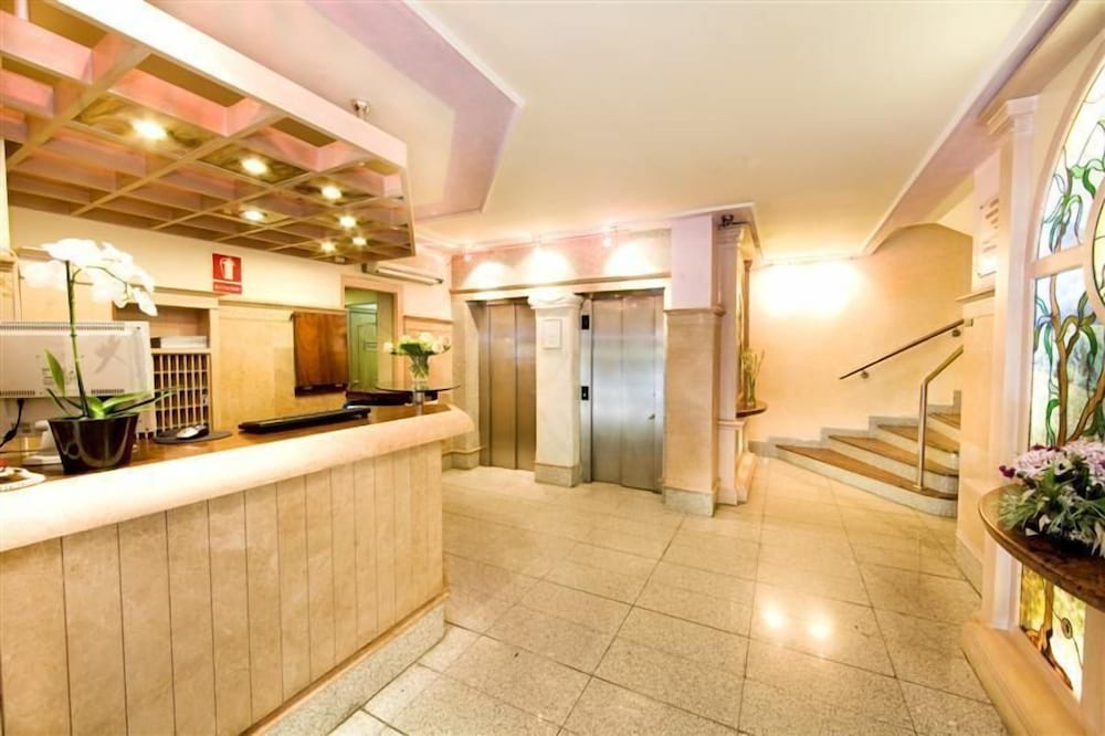 Hotel Monarque El Rodeo — Hotel building in Marbella, Andalusia