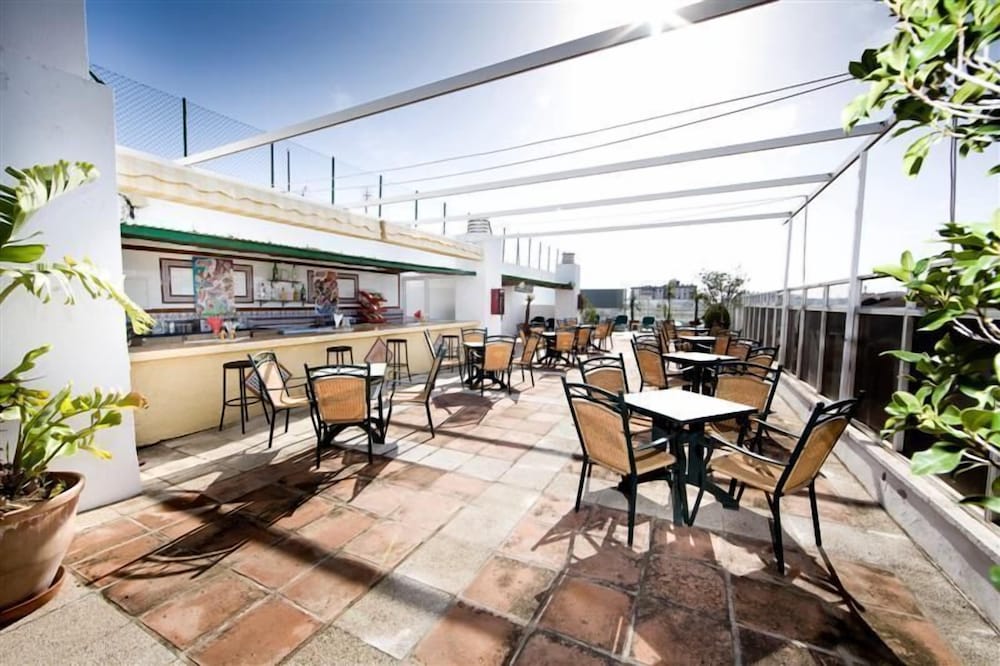 Hotel Monarque El Rodeo — Restaurant & bars in Marbella, Andalusia